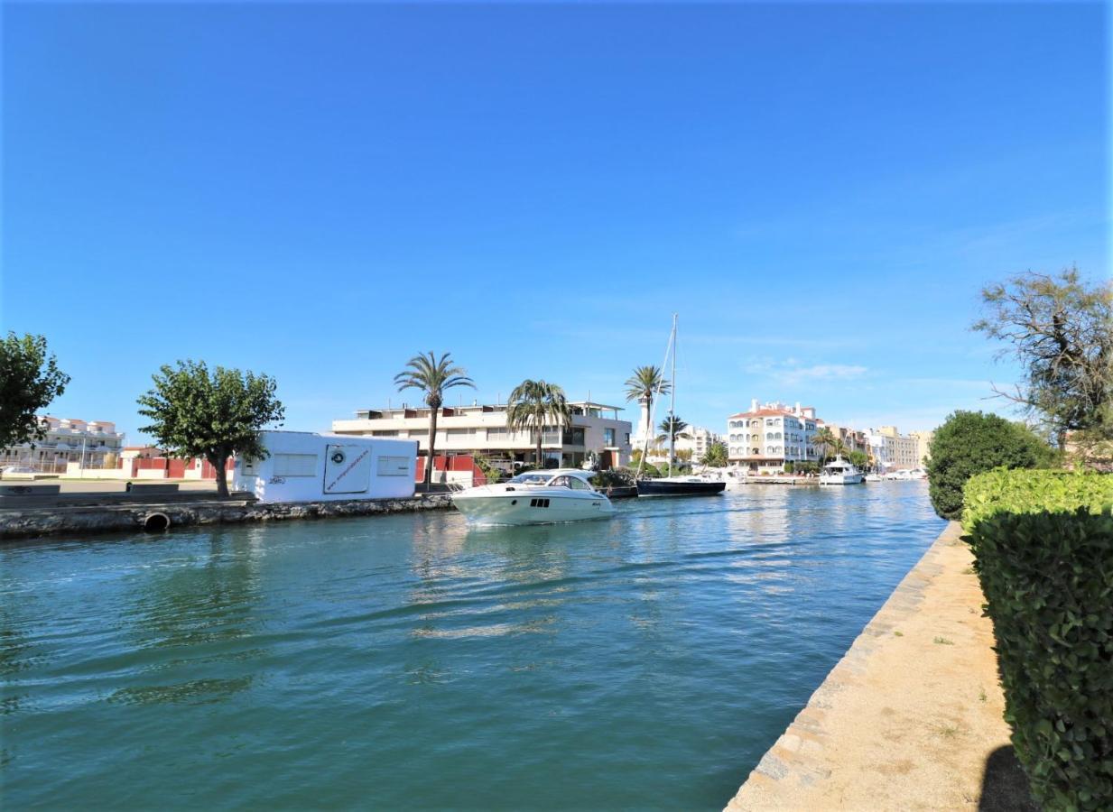 Apartamento Delta Muga, Piso muy cerca de la playa Ampuriabrava Exterior foto